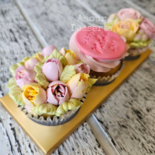 Load image into Gallery viewer, Mom's Favourite Blooms Gift Set