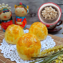 Load image into Gallery viewer, Shortcrust Shanghai Mooncake: Lotus Paste Filling