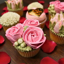 Load image into Gallery viewer, Valentines Day Floral Blooms Gift Set
