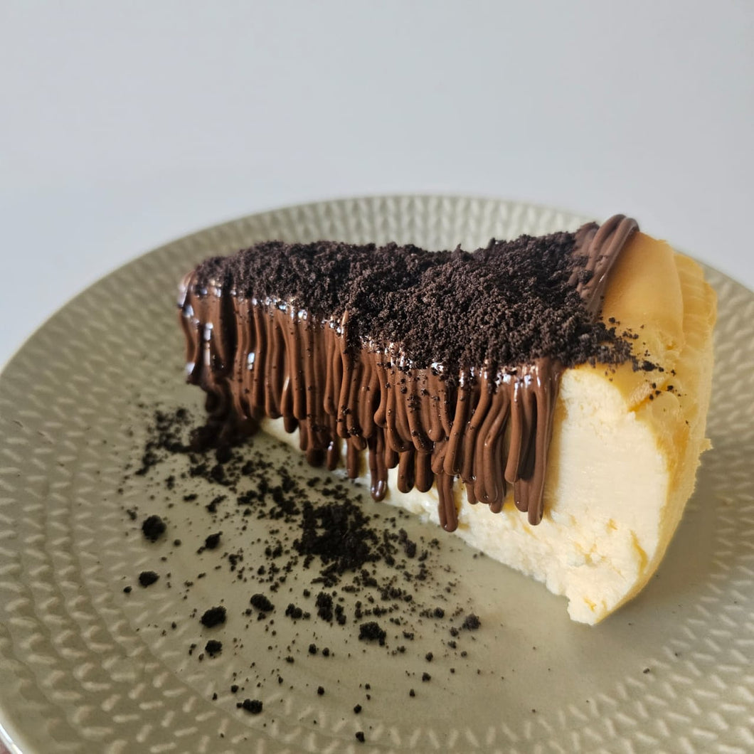 San Sebastian Cheesecake Slice (Cookie & Cream)