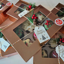 Load image into Gallery viewer, Joyous Christmas Gift Box (6pcs Cupcakes)
