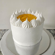 Load image into Gallery viewer, Mango Cream Cake

